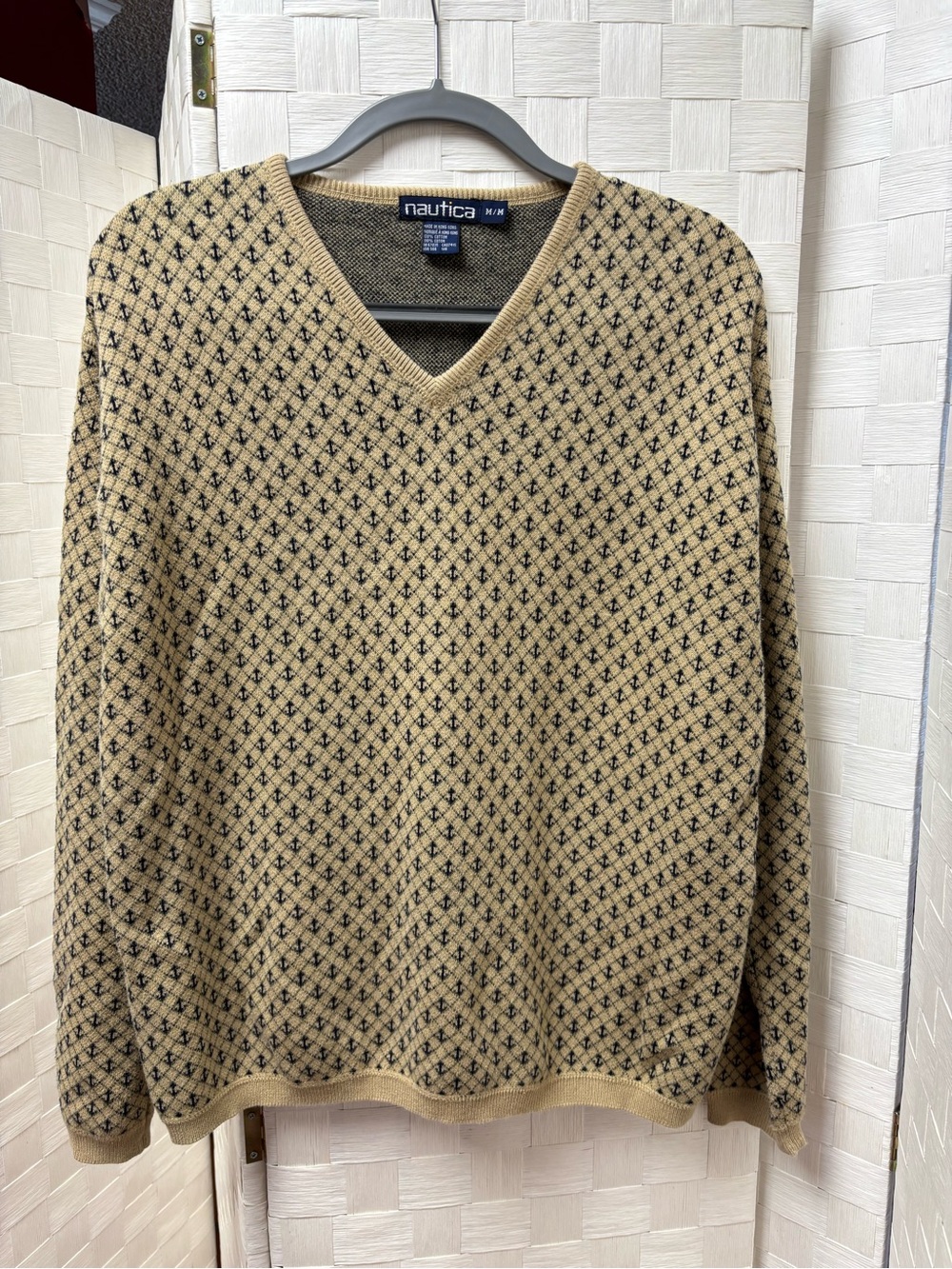 Nautica Men's Tan & Navy V-Neck Anchor Pattern Sweater Medium